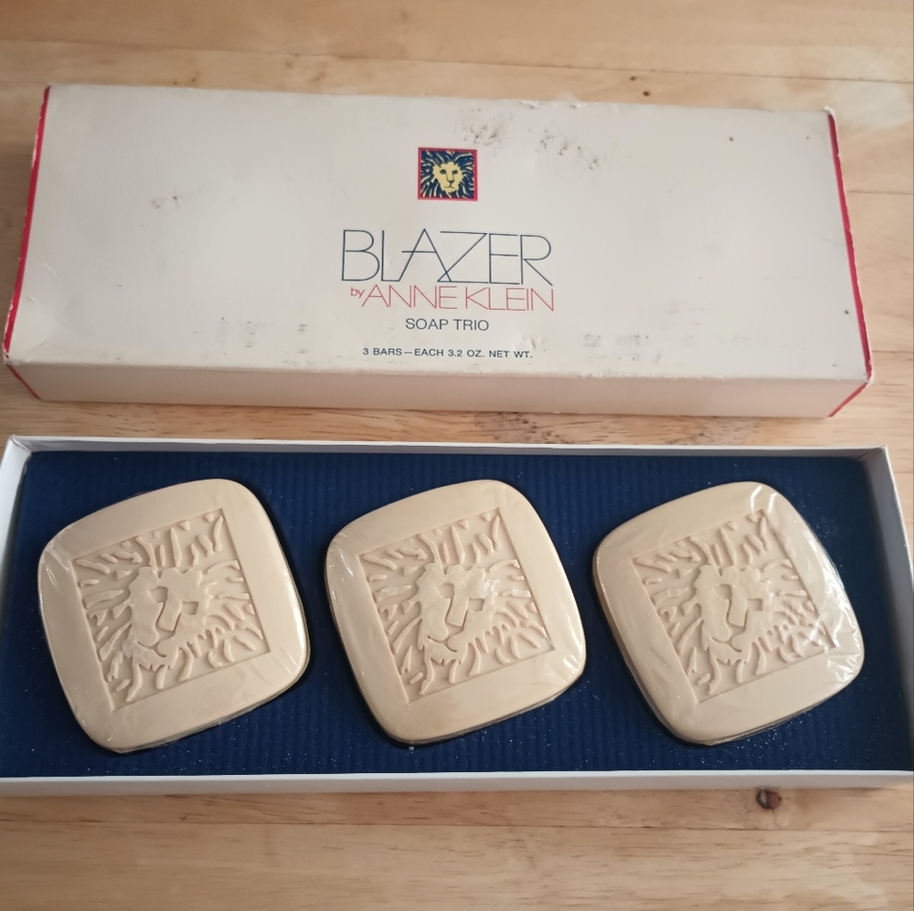 ANNE KLEIN Vintage Soap Set - Blazer scent